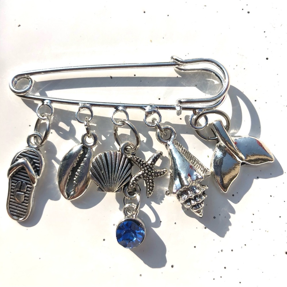 NWT, Handmade by A Charmed Life. Silver, 2”, Brooch/Kilt Seashore Pin.